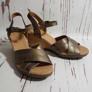 Clark's gold wedges sandals open toe 8